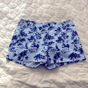 Vineyard Vines Women’s Shorts with Blue Stripes and Palm Trees